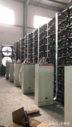 A sprawling mining farm leveraging optimal location conditions